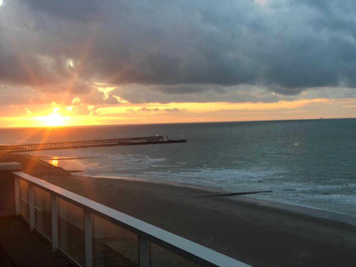 Penthouse Sea-Loft Blankenberge, Uniek Zeezicht, Luxeloft Met 40M2 Terras! Apartman Kültér fotó
